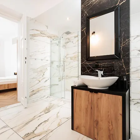 Of The Kings-poselska 24 Kraków