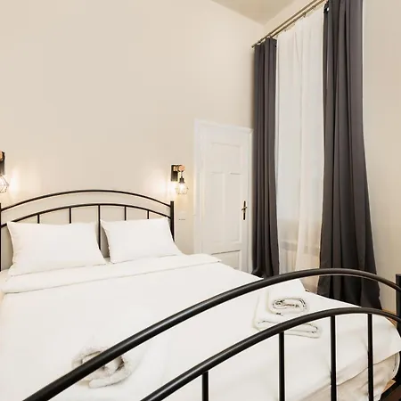 Of The Kings-poselska 24 Apartman *