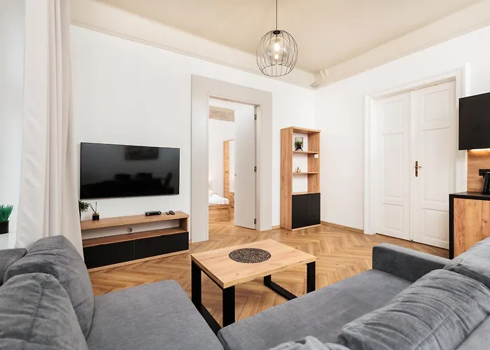 Of The Kings-poselska 24 Apartman